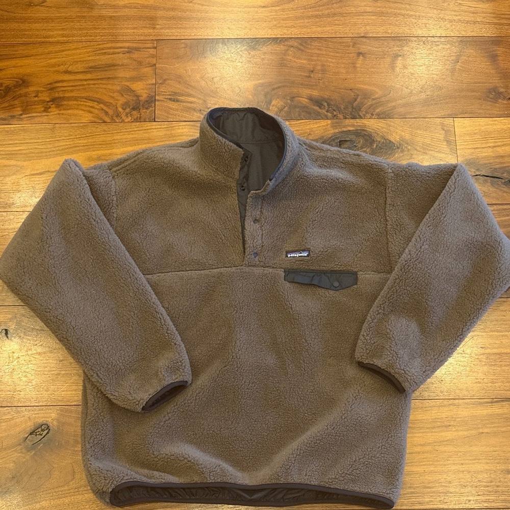 Patagonia reversible deep pile snap T. All weather black shell, brown pile